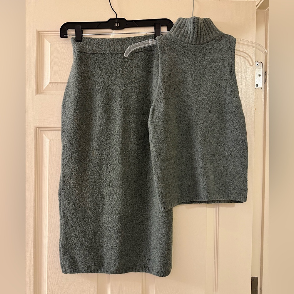 Express Set: Turtleneck tank & Skirt
